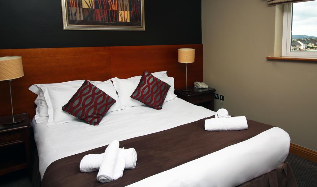 Ashford Court Boutique Hotel Ennis Exterior foto